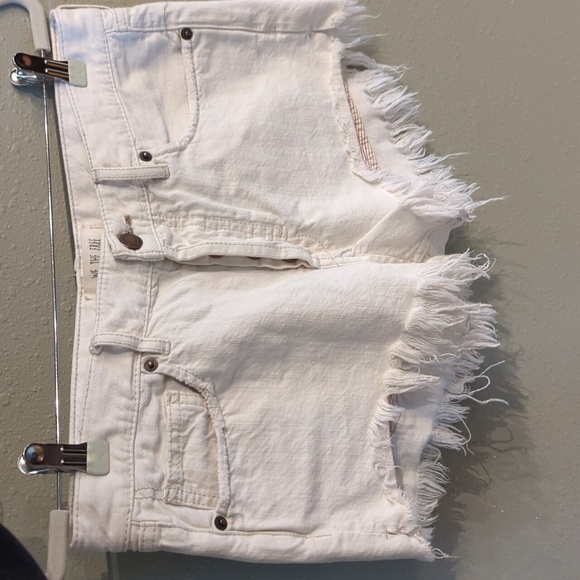 Free People we the free soft relaxed framed raw cut hem shorts worn white 28 - Picture 2 of 14